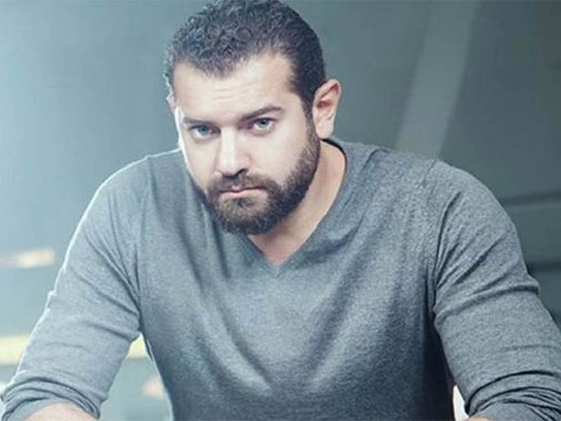 ذلة لسان عمرو يوسف تكشف جنس مولوده.. اضغط لمشاهدة الفيديو